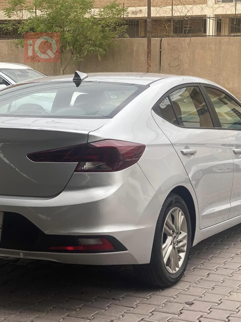 هیوندای ئەلەنترا